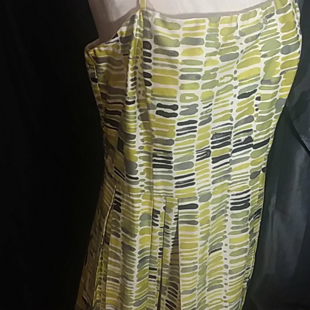 dress - Picture 3 of 6